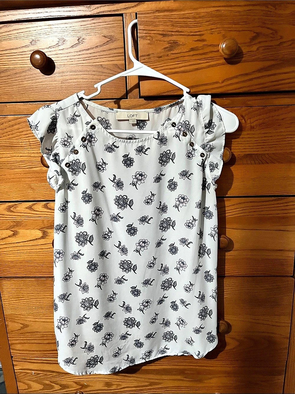 Floral Ruffle Sleeve Blouse in White & Gray